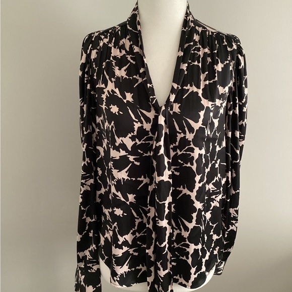 Gap Long Sleeved Tie Neck Blouse, Size XXS - Picture 4 of 10